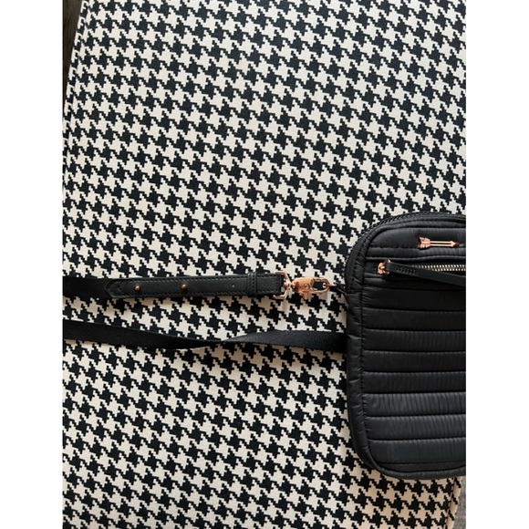 Stella & Dot Mini cross body - Picture 2 of 4